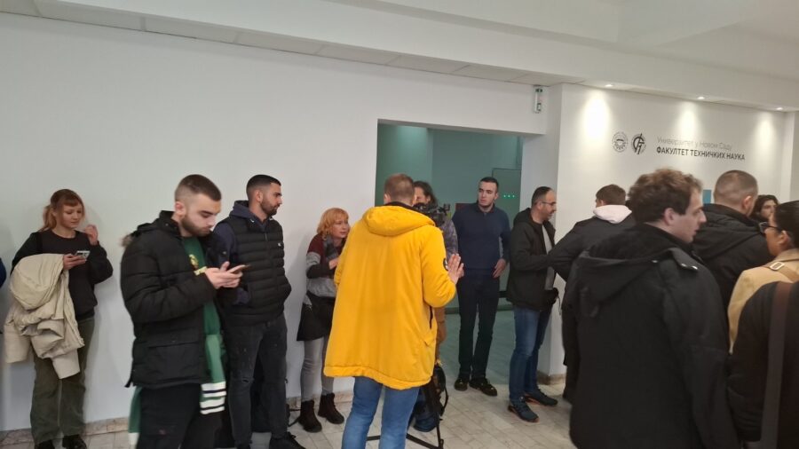 N1 reporter’s phone snatched during student blockade in Novi Sad