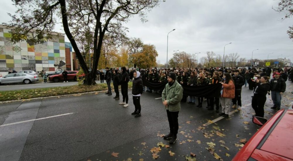 Okupljanje studenata ispred RTS-a: „Blokade ne dobijaju pokrivenost u javnom servisu“