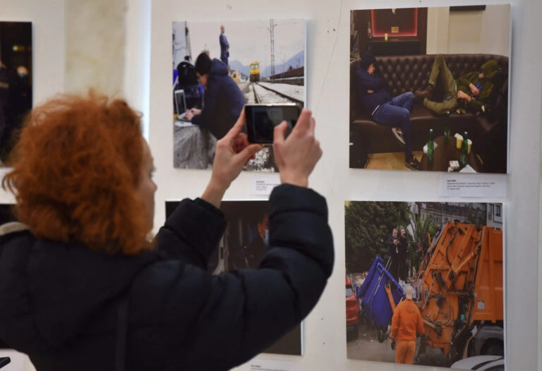 Priče o novinarstvu: SMCG organizovao izložbu crnogorskih fotoreportera