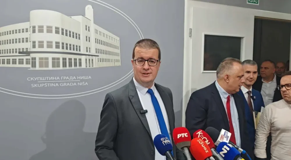N1 osuđuje neprimereno dodirivanje našeg novinara u Nišu