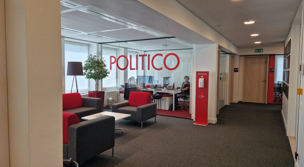 Politiko o slobodi medija u EU: Sančez kao da je prepisao iz Vučićevog priručnika