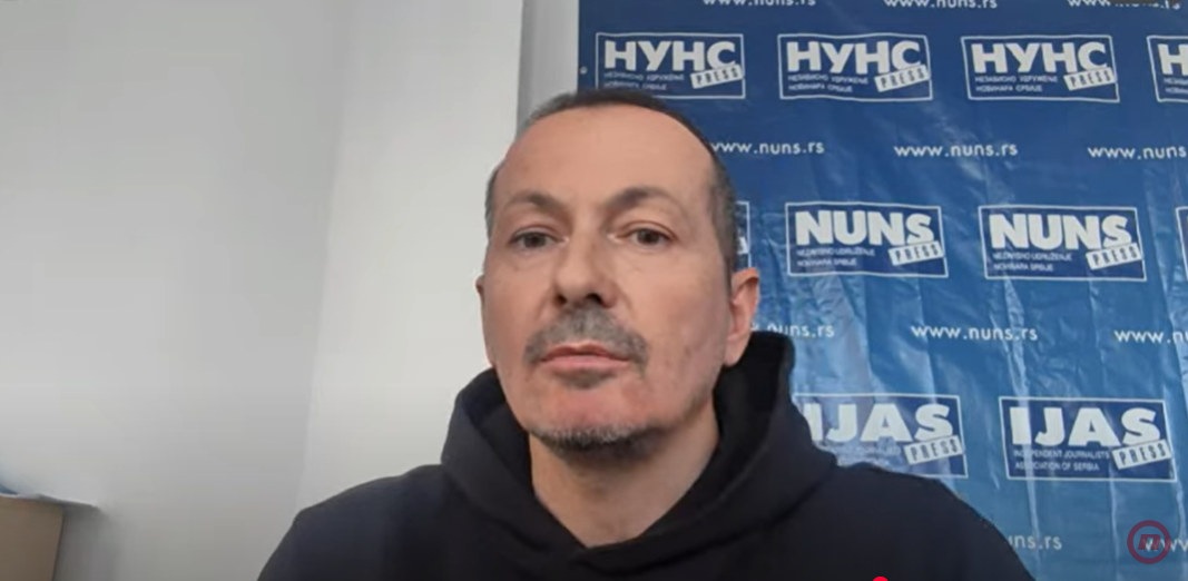 Vujić, izgleda, selektivno sluša i slabo pamti: Zašto ministar pravde poziva policiju na novinare