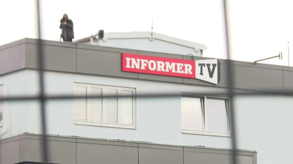 Objavio fotografije preminule devojke, okrivio dekana i rektora: Informer iskorišćava tragediju na Filozofskom, da li će za to odgovarati?
