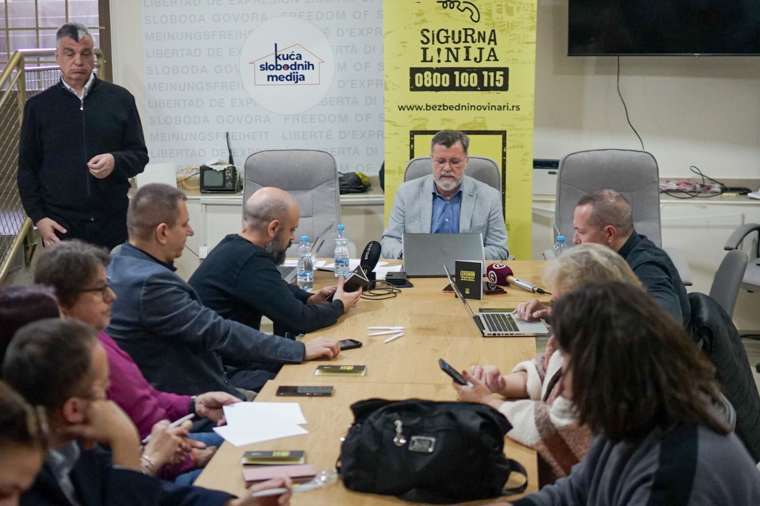 Život novinara i novinarki u Zaječaru, Negotinu i Boru: Udarci, pretnje i vređanje