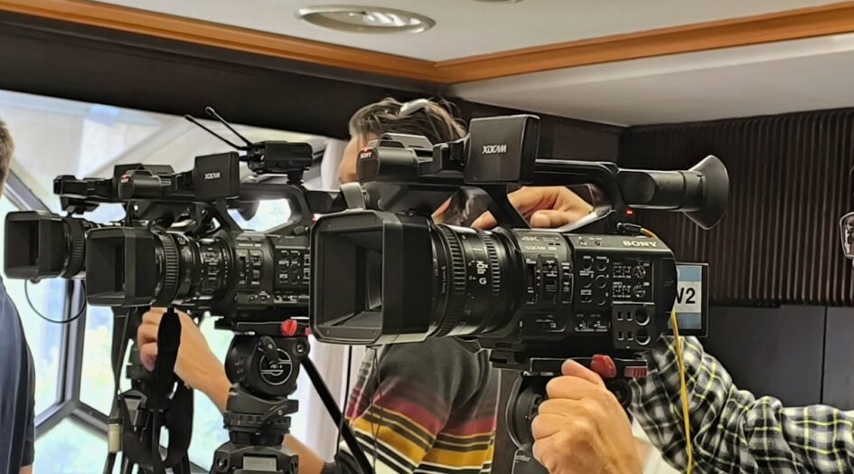 Sloboda medija u 2025. pod stalnim pritiskom, EU i VE najavili mjere za jačanje sigurnosti novinara
