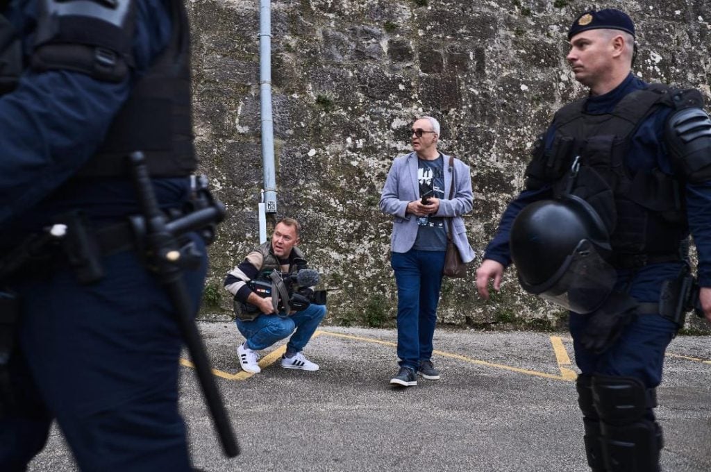 Pozivati se na domoljublje uz pokušaj maltretiranja starijih ljudi nije stav, već ozbiljan simptom